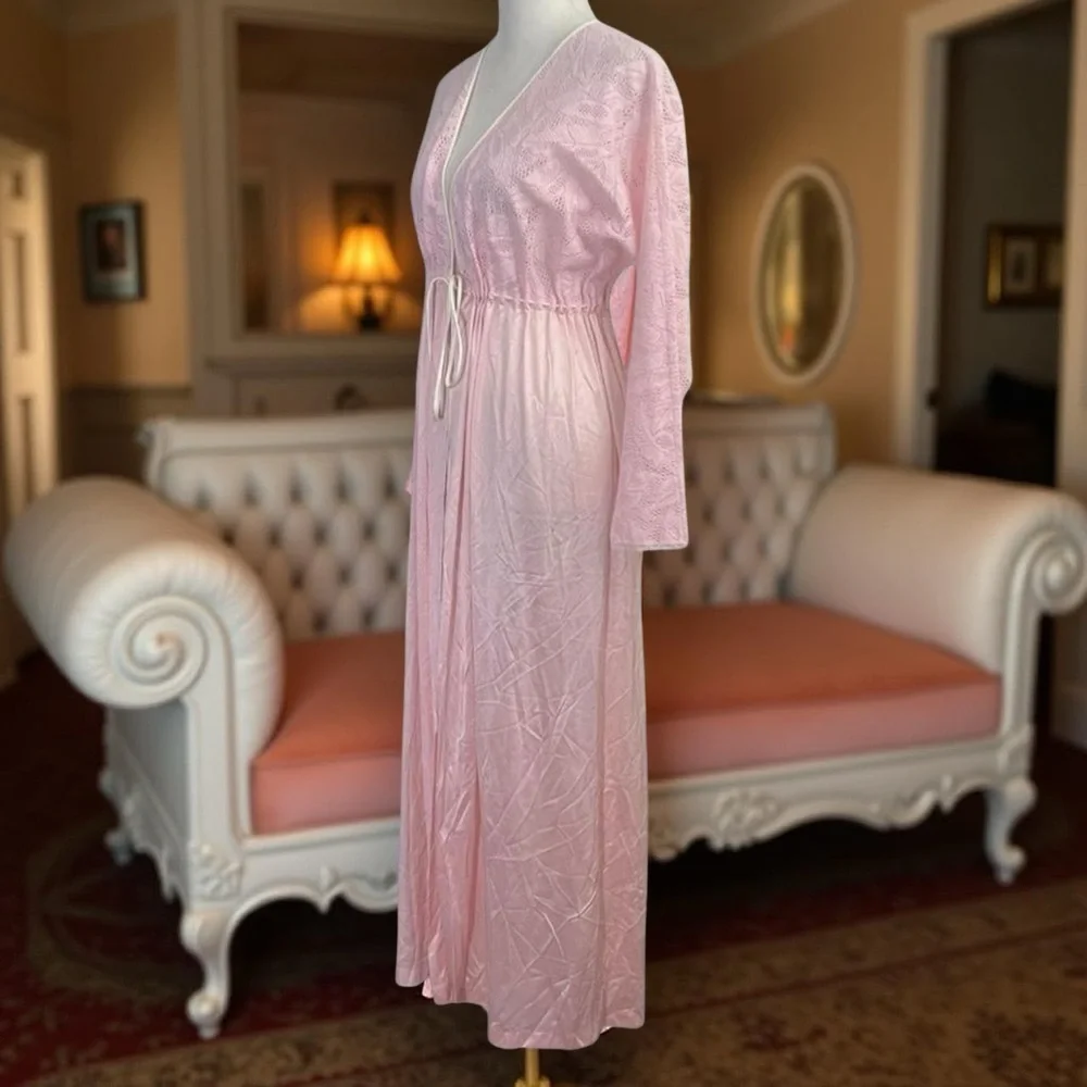 Vintage 70s Vanity Fair Pink Satin Lace Robe | Long Sleeve Boudoir Lounge Size M - Picture 1 of 10